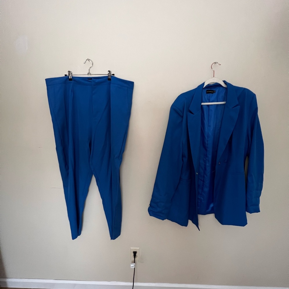 PrettyLittleThing Vibrant Blue Pantsuit